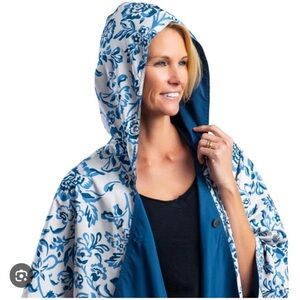 RainCaper Reversible Travel and Rain Cape Navy/China Blue NWT